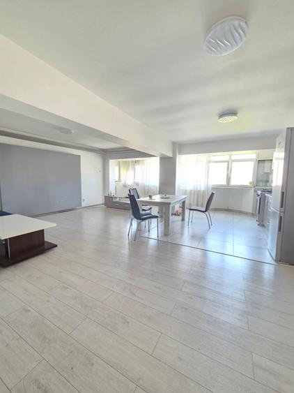Apartament cu 2 camere decomandat în Independenței