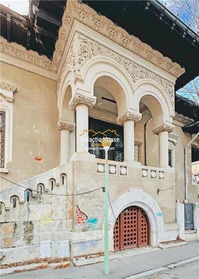 Casă individuală cu 15 camere cu Teren 1725 Mp în Dorobanți