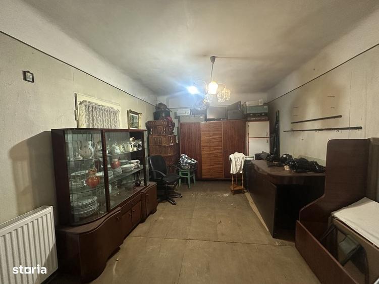 Casă cu 4 camere în Bănești