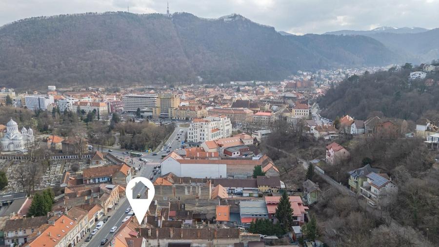 Casă individuală cu 16 camere cu Canalizare în Brașovul Vechi
