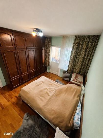 Apartament cu 3 camere decomandat în Prundu