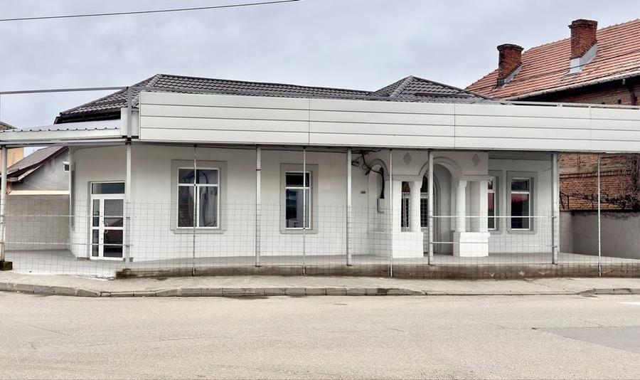 Spațiu comercial, de 175 mp, în Exterior Vest