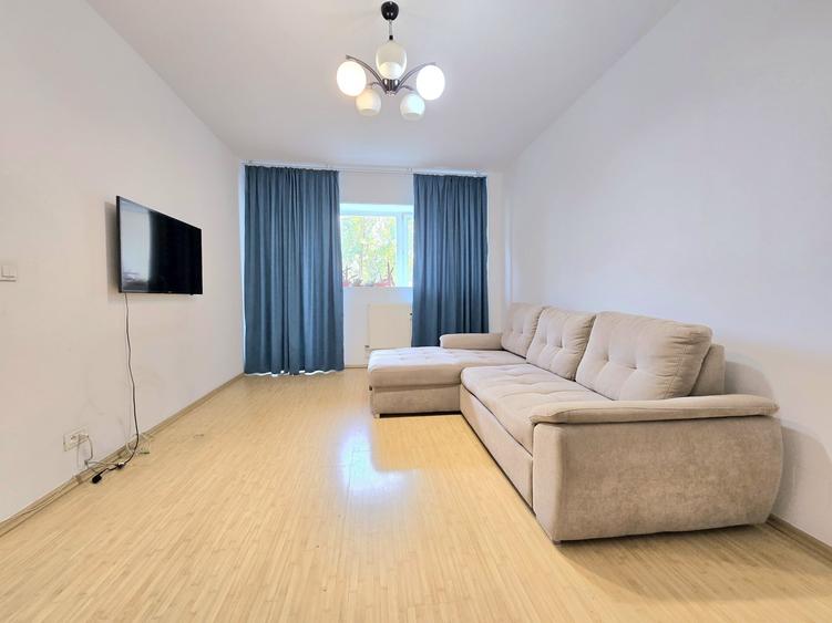 Apartament cu 2 camere semidecomandat, mobilat în Titan