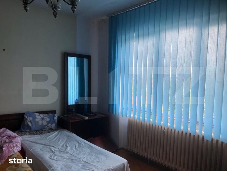 Apartament cu 4 camere decomandat în Semicentral