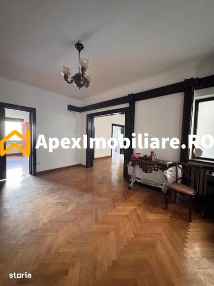 Apartament cu 3 camere decomandat în Centrul Civic