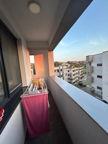 Apartament cu 3 camere decomandat în Vișan