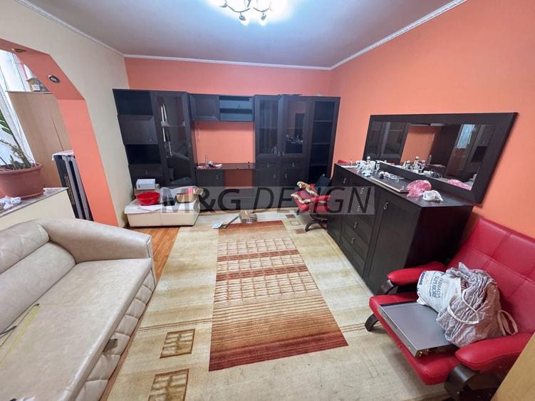 Apartament cu 3 camere decomandat, mobilat în Girocului