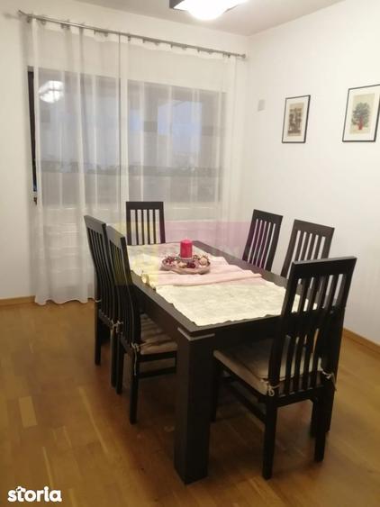 Apartament cu 3 camere, mobilat în Central