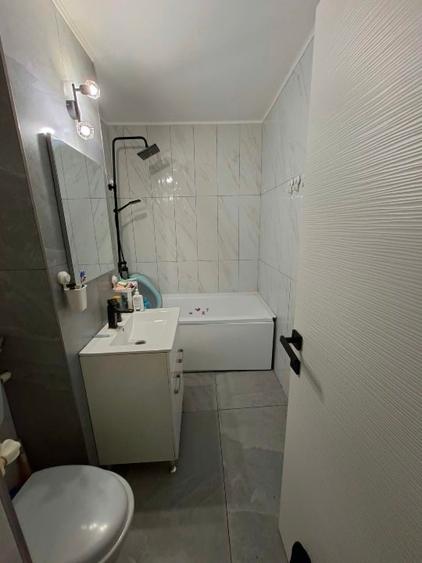 Apartament cu 2 camere decomandat, mobilat în Poarta 6