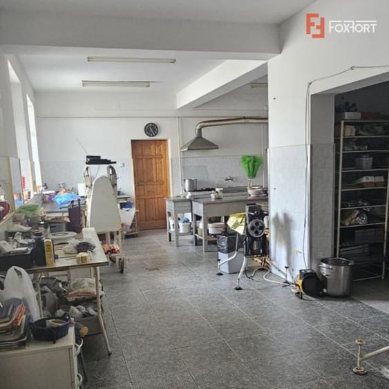 Casă individuală cu 7 camere cu Canalizare în Mehala