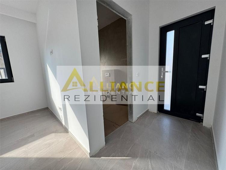 Casă individuală cu 5 camere cu Canalizare în Central