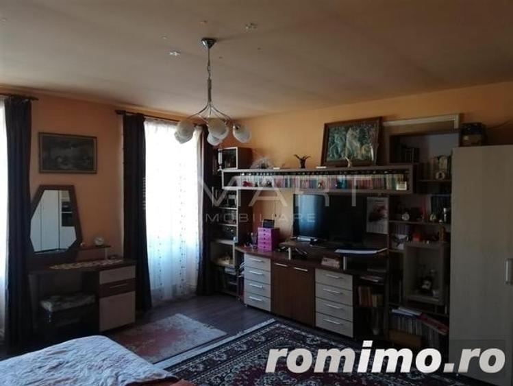 Casă cu 9 camere cu Teren 1545 Mp în Cristian