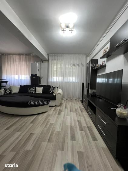 Apartament cu 3 camere semidecomandat în Colentina