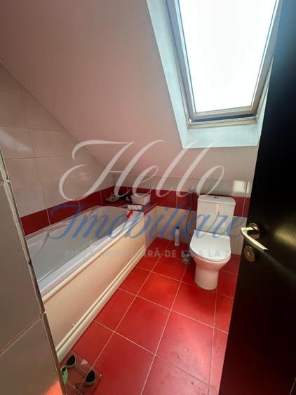 Apartament cu 4 camere semidecomandat în Florești