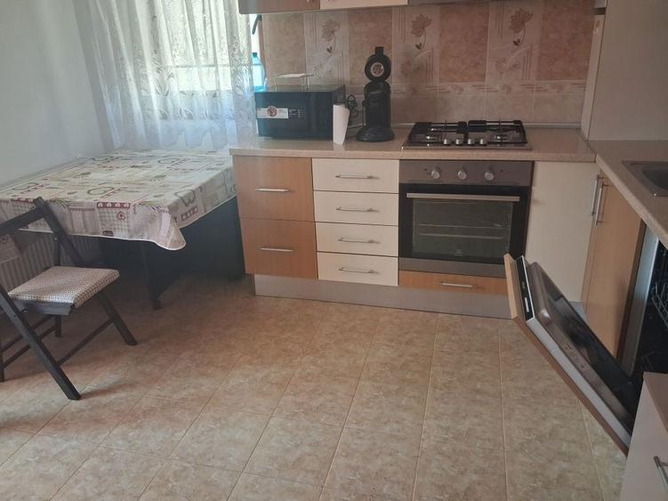 Apartament cu 2 camere decomandat în Lazaret