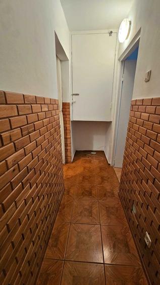 Apartament cu 2 camere decomandat în Nicolina