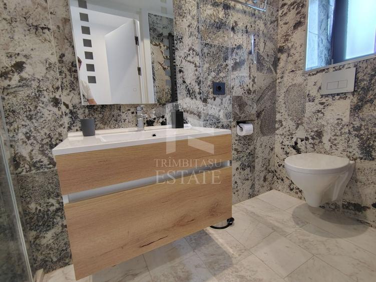 Apartament cu 3 camere decomandat, mobilat în Central