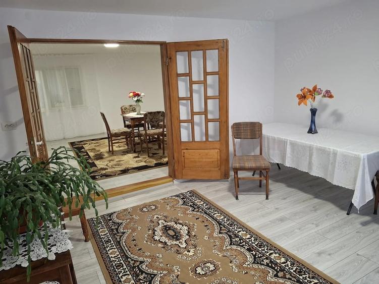 Casă cu 5 camere cu Teren 1200 Mp în Central