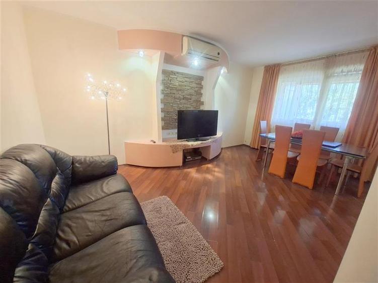 Apartament cu 3 camere decomandat în 9 Mai
