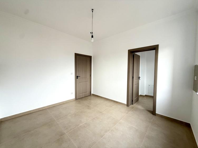 Duplex cu 3 camere cu Canalizare în Sânandrei