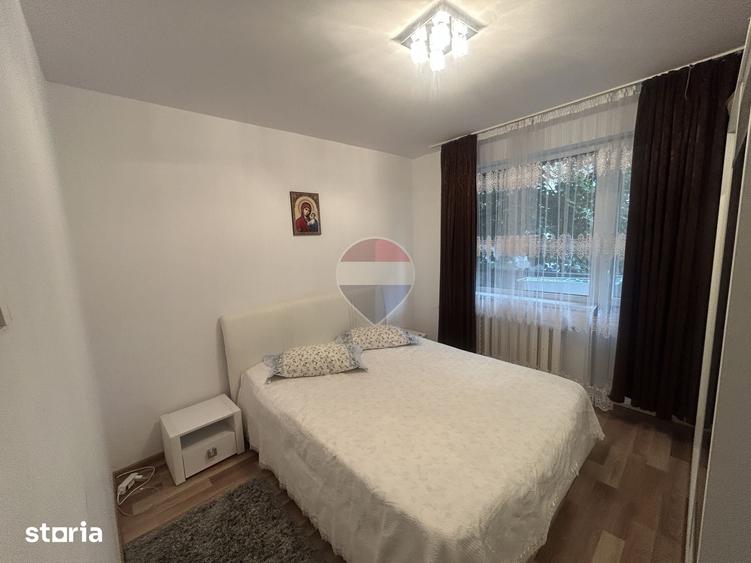 Apartament cu 3 camere decomandat în Traian