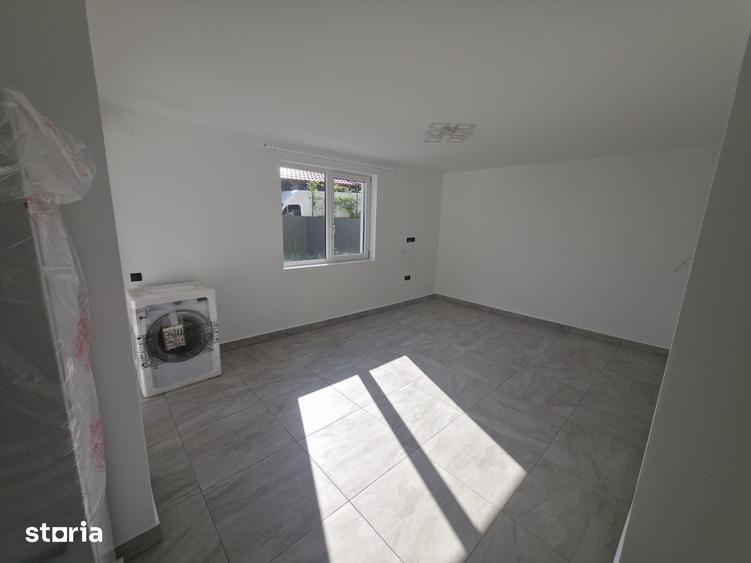 Casă cu 4 camere cu Teren 200 Mp în Livezeni