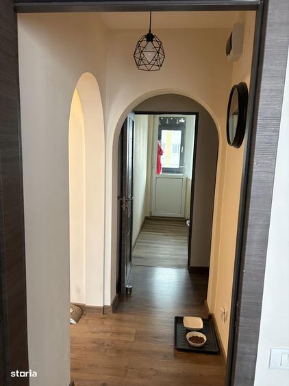 Apartament cu 4 camere semidecomandat în Drumul Taberei