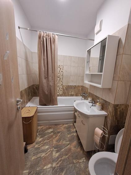 Apartament cu 2 camere decomandat în Apărătorii Patriei
