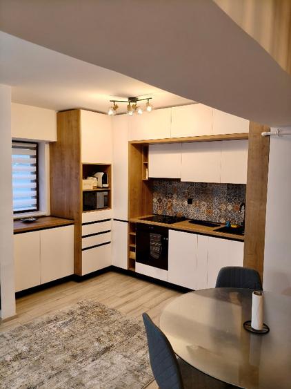 Apartament cu 4 camere decomandat, mobilat în Drumul Taberei