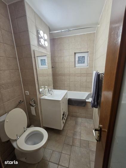 Apartament cu 4 camere decomandat în Colentina