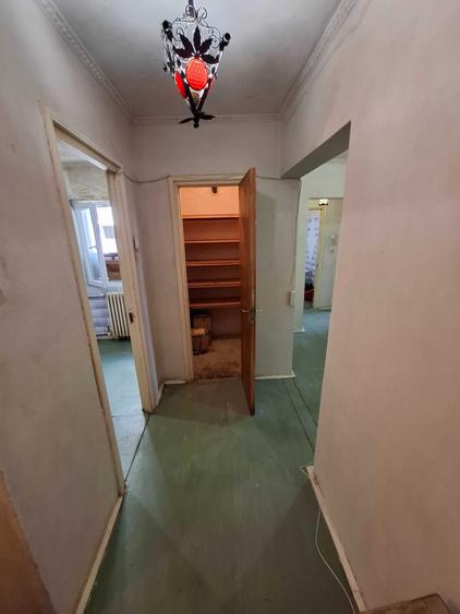 Apartament cu 3 camere decomandat în Drumul Taberei