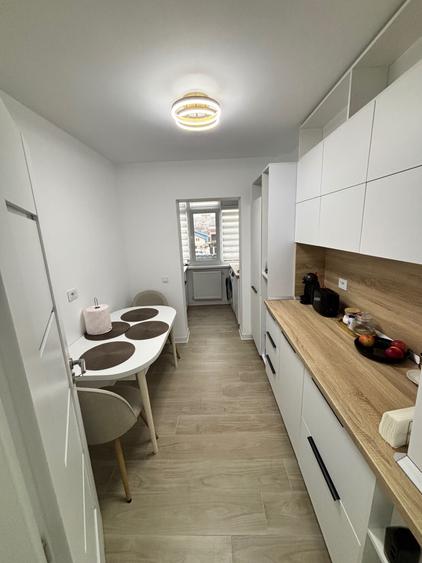 Apartament cu 2 camere decomandat în Micro 17