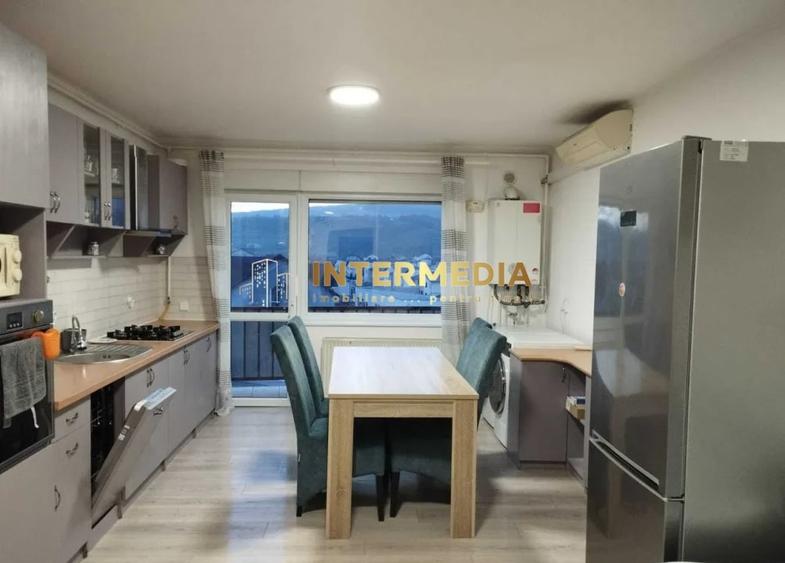 Apartament cu 3 camere decomandat, mobilat în Cetate