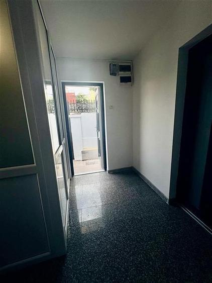 Spațiu comercial, de 40 mp, în Trocadero
