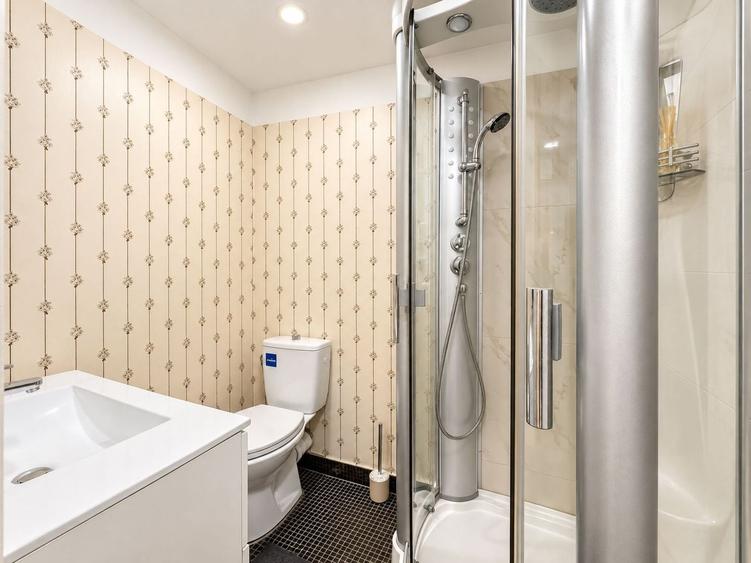 Apartament cu 3 camere decomandat, mobilat în Herăstrău