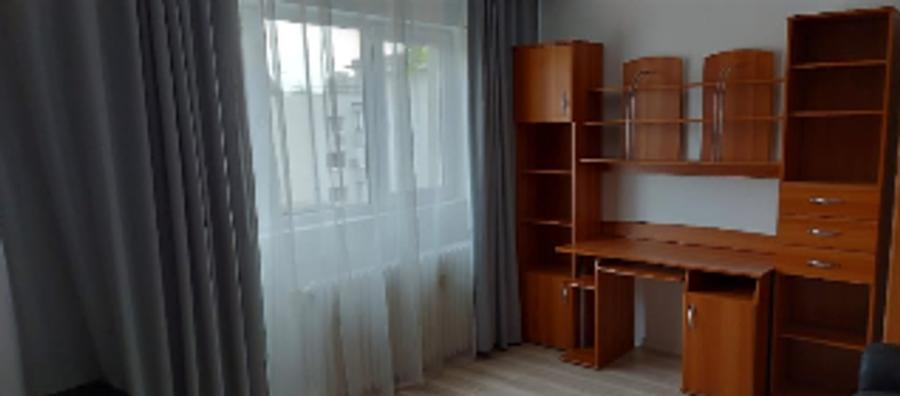 Apartament cu 3 camere decomandat în Dristor