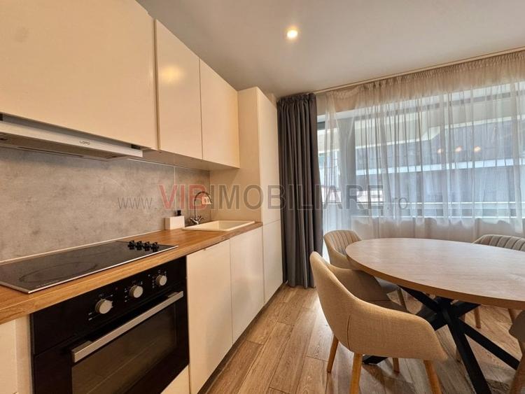 Apartament cu 3 camere semidecomandat în Gara de Nord
