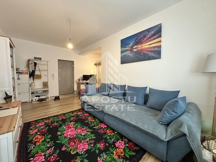 Apartament cu 2 camere semidecomandat, mobilat în Giroc