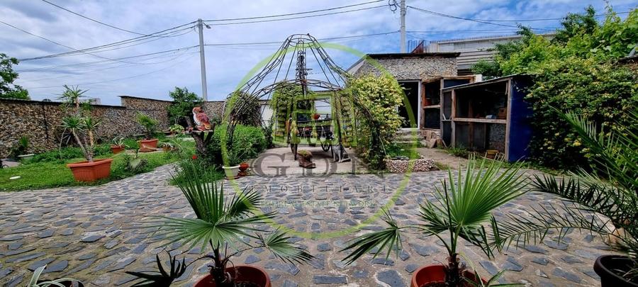 Casă individuală cu 4 camere cu Piscina în Bariera Vâlcii