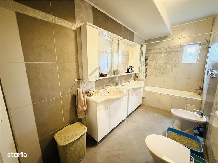 Apartament cu 3 camere în Paleu