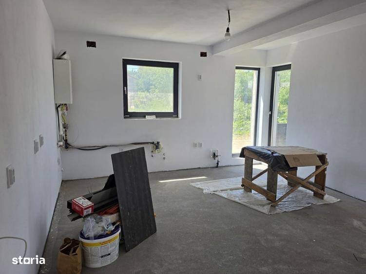 Casă cu 3 camere în Geamăna