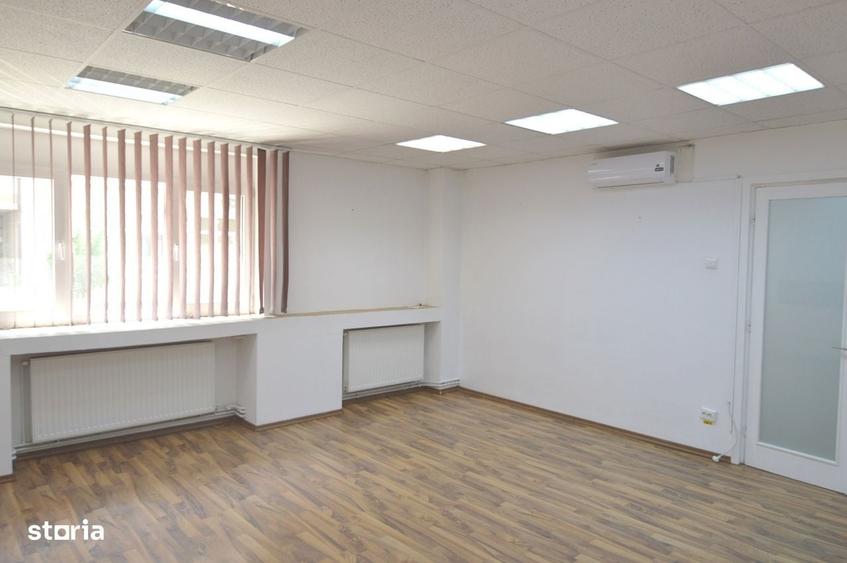 Apartament cu 3 camere în Calea Victoriei