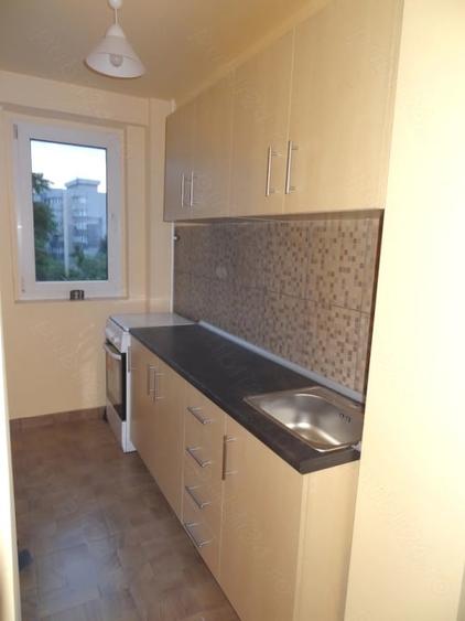 Apartament cu 2 camere decomandat, mobilat în Victoriei