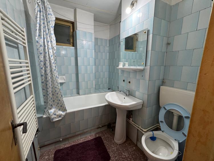 Apartament cu 5 camere decomandat în Nicolae Titulescu
