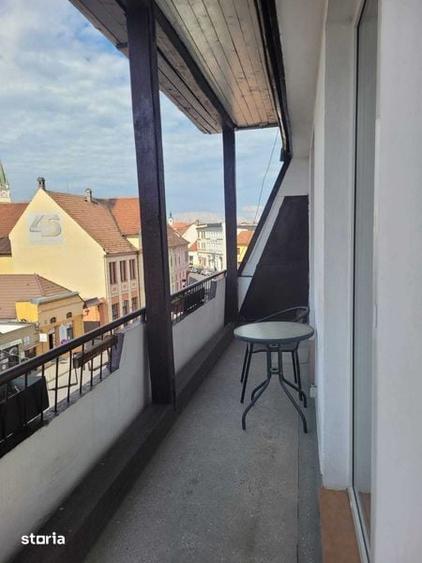 Apartament cu 3 camere decomandat în Ultracentral