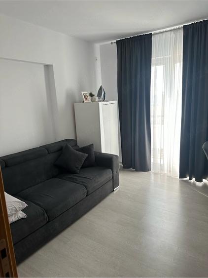 Apartament cu 3 camere decomandat în Crețuleasca