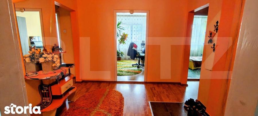 Apartament cu 4 camere decomandat în Central