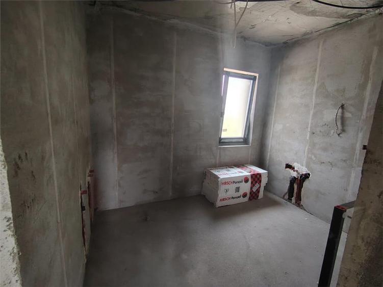 Duplex in zona centrala - despartit prin C.T - 5 camere - 4