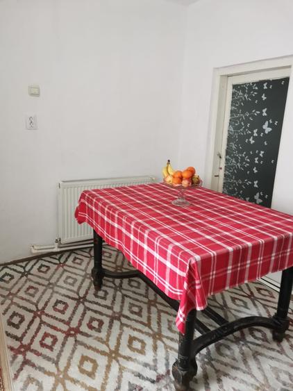 Casă cu 4 camere cu Teren 1400 Mp în Caracal