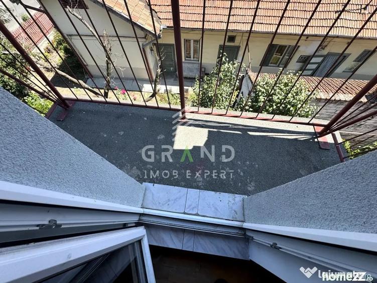 Casă cu 4 camere cu Teren 50 Mp în Central